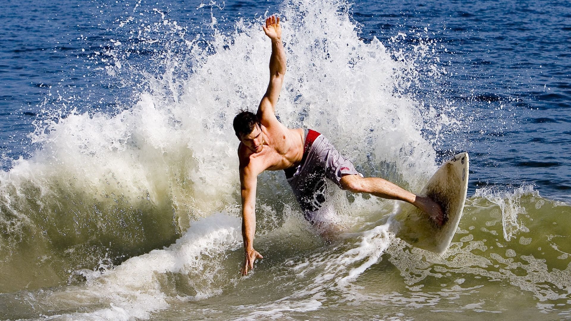 火爆英超:争冠、保级、转会不断升温,英超主题 fire